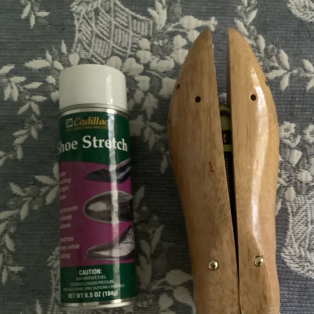 Shoe stretcher